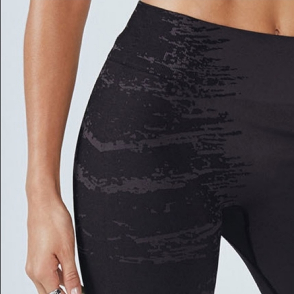 Fabletics Tessa Brushstroke Jacquard Leggings Black/Gray Size M - Picture 8 of 11
